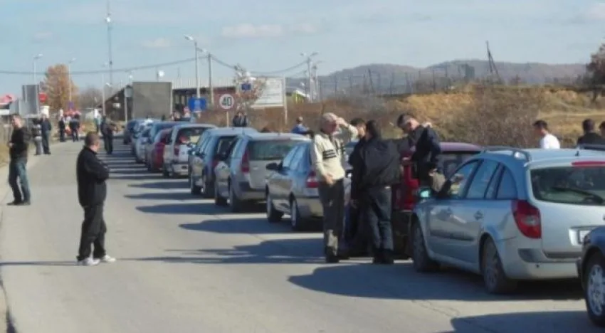 Paralajmërimi për masa kufizuese, mërgimtarët lëshojnë Kosovën