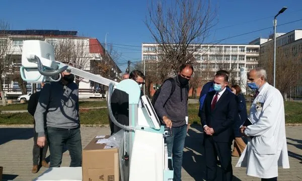 QKUK-ja bëhet me 5 rentgenë mobil për trajtimin e Covid-19