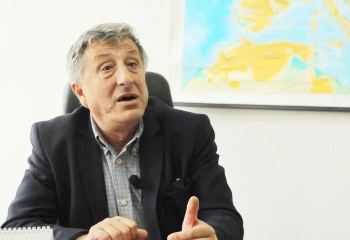 Rrahman Jasharaj pret që mësuesit t’i binden Sindikatës e jo Qeverisë