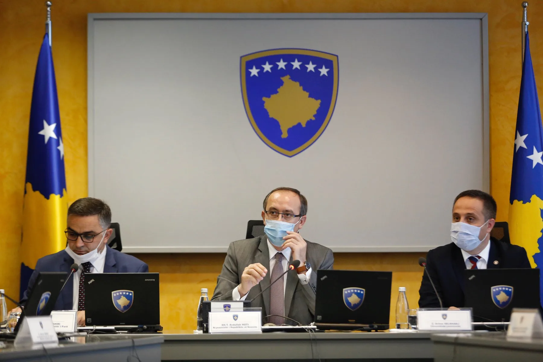 Kryeministri Hoti njofton disa nga masat e reja anti Covid, paralajmëron edhe të tjera në ditët në vijim