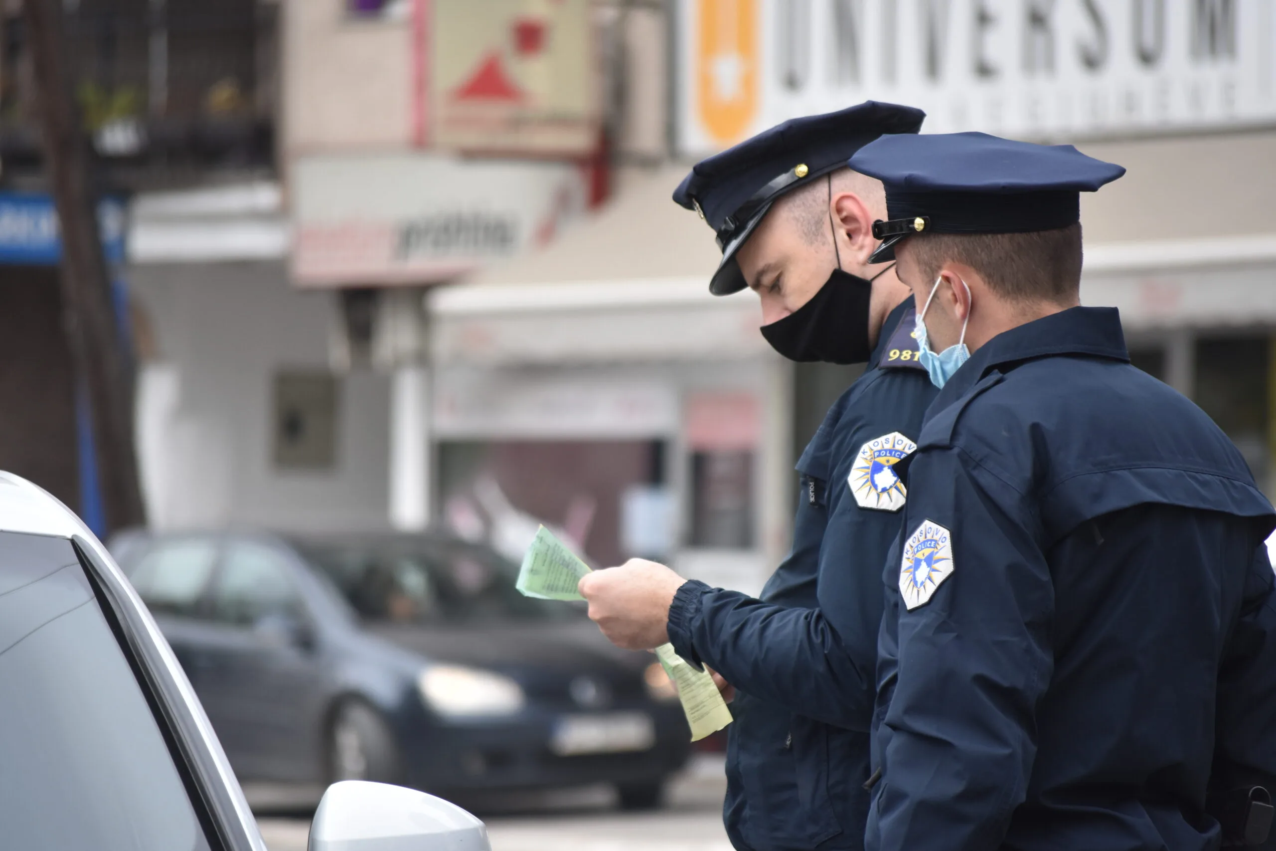 794 qytetarë gjobiten për mos-respektim të ligjit anti-COVID