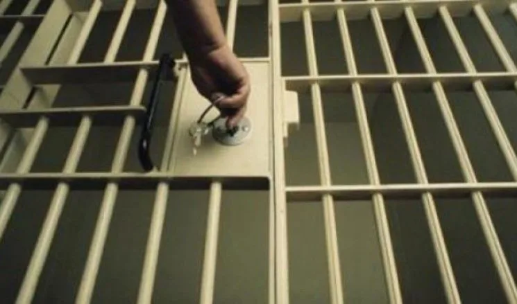 Burgim të përjetshëm për burrin nga Kamenica që vrau gruan me shufër metalike