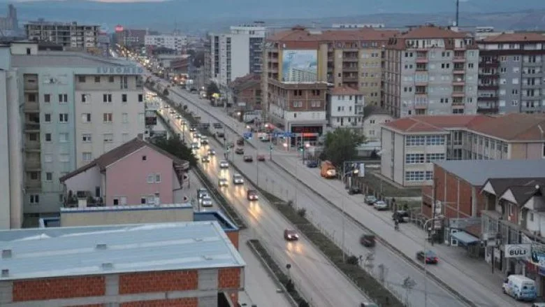 Fushë Kosovë, gruaja godet me kabëll bashkëshortin