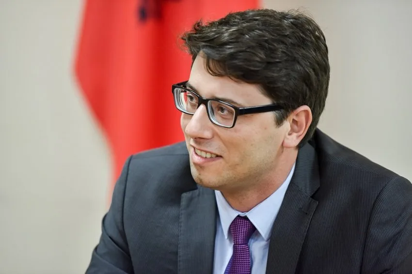 Murati: Kushdo që u merr mërgimtarëve para për polisën e sigurimit po i vjedh ato