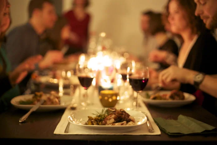 Qeveria ndalon organizimin e darkave të fundvitit