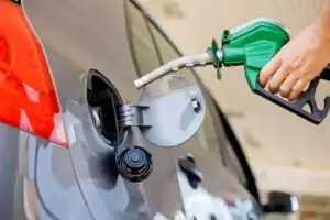 Rriten çmimet e naftës për 1 cent dhe të benzinës për 2 centë