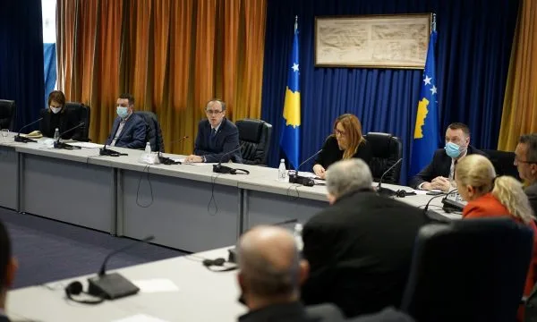 Hoti u premton sindikalistëve pagesa shtesë