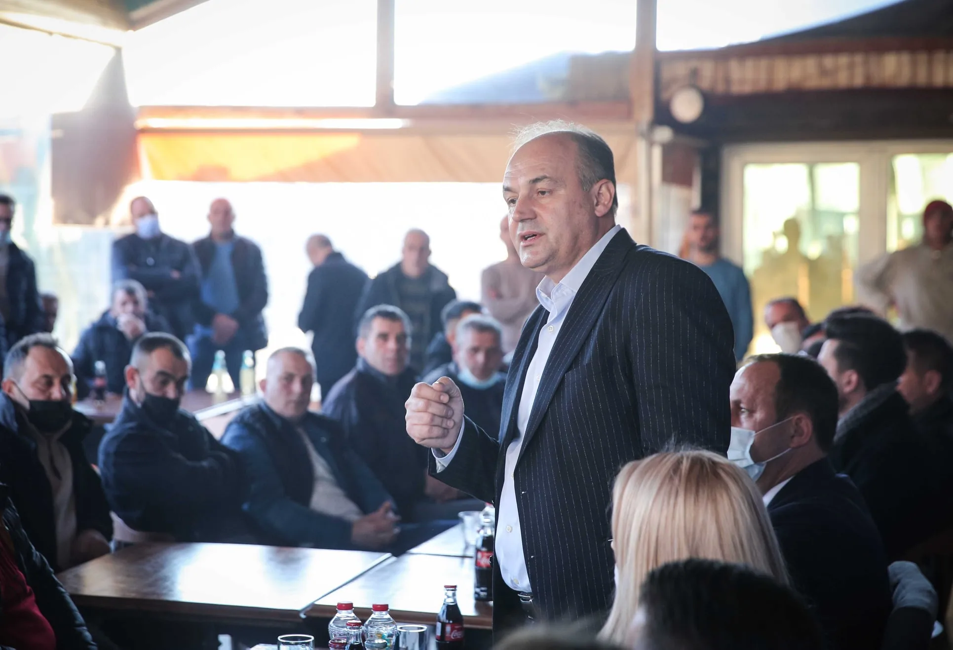 Enver Hoxhaj i bindur: PDK po rritet, do të dalim edhe më të fuqishëm