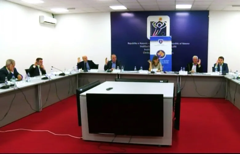 KQZ-ja nuk certifikon listat e Vetëvendosjes, AAK-së dhe Nismës