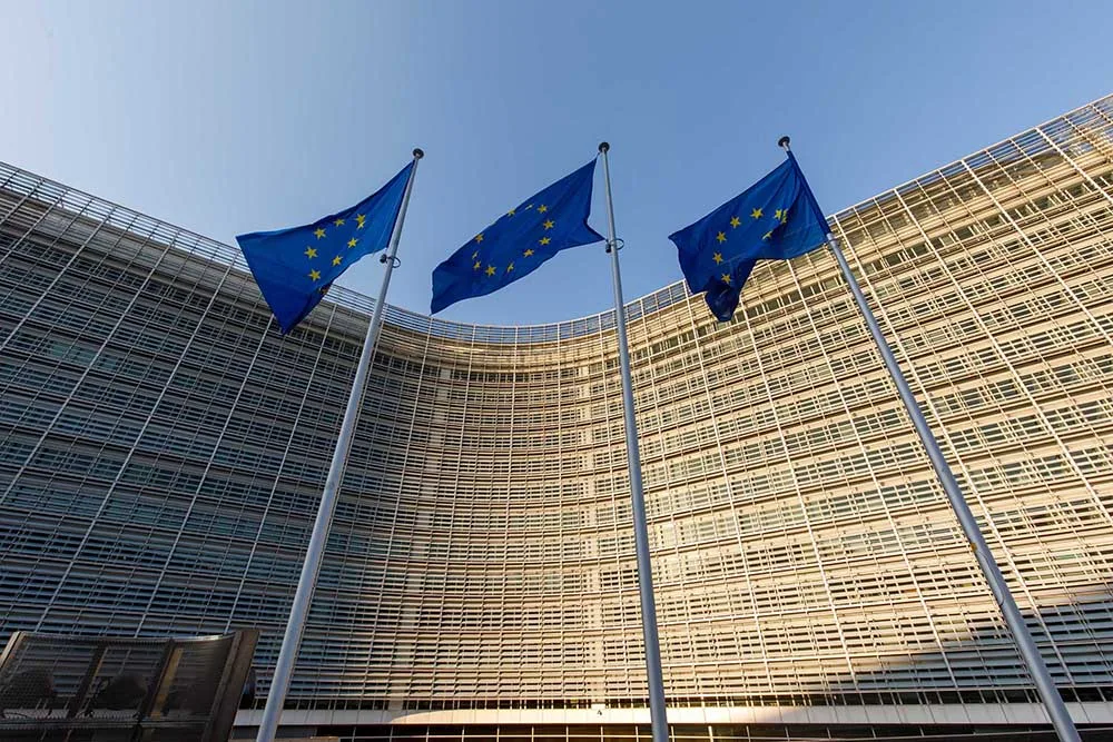 Komisioni Evropian thërret 27 vendet e BE-së: Kosovës t’i liberalizohen vizat pa vonesa
