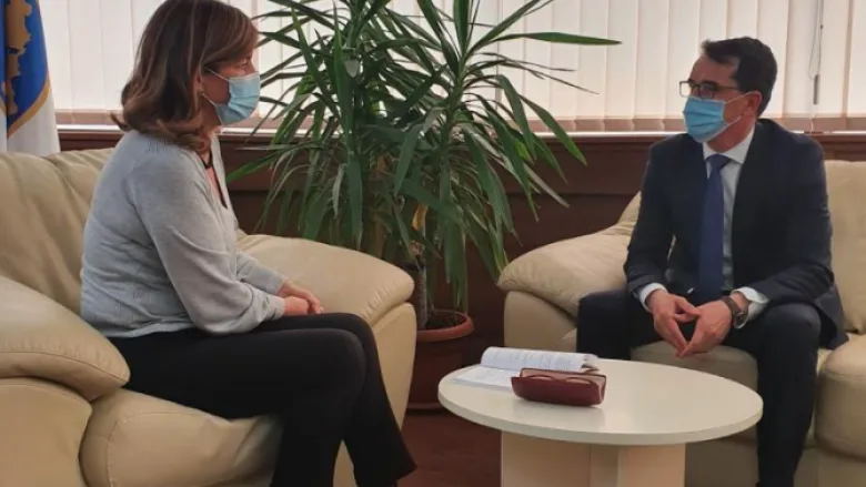 Daka takon kryesuesin e KGJK-së, flasin për verifikimin e kandidatëve të subjekteve politike