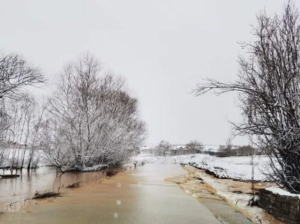 Lumi Mirusha në Malishevë del nga shtrati, dy ura janë të mbuluara me ujë