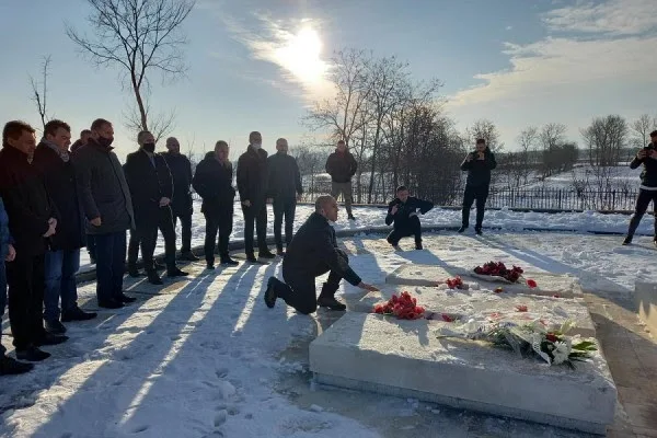 Haradinaj: Vëllezërit Gërvalla dhe Kadri Zeka janë lajmëtaret e lirisë