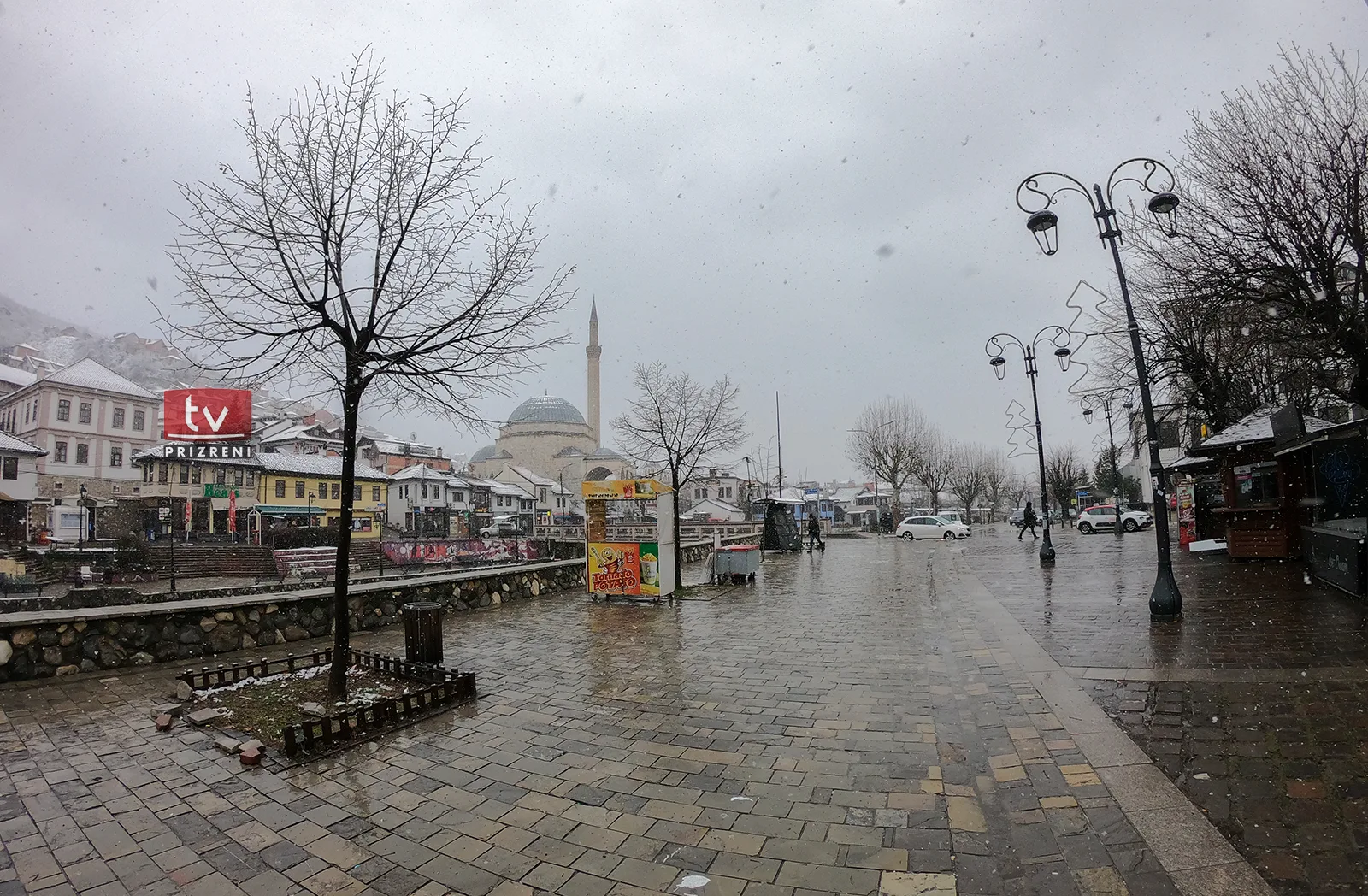 Moti sot kryesisht i vranët, në disa vende me riga shiu dhe fjolla bore