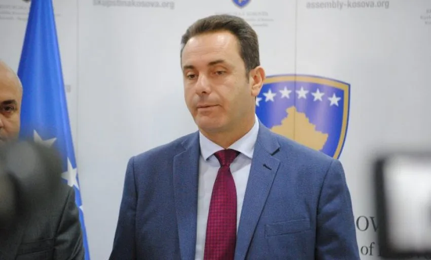 Reagon Naser Rugova pas shkrimit të Isa Mustafës: Kur nuk ke çka flet, më mirë është të mos flasësh fare, ka mbaru koha e përrallave!