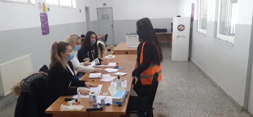 Votojnë edhe të burgosurat në Lipjan