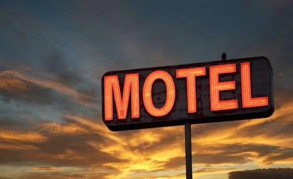 Gjendet pa shenja jete një person në një motel të Prizrenit