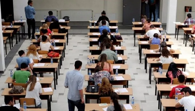 Rreth 24 mijë maturantë do t’i nënshtrohen sivjet testit të maturës