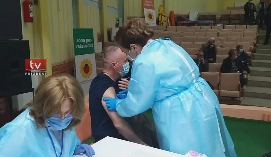 Sot, në mëngjes në qytetin e Kukësit ka filluar vaksinimi i 208 mjekëve nga Kosova