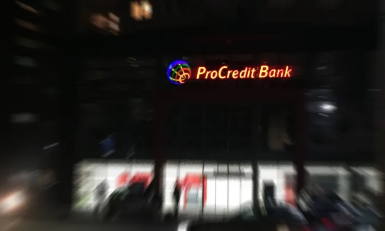 Plaçkitet mjeti transportues me paratë e Procredit Bank
