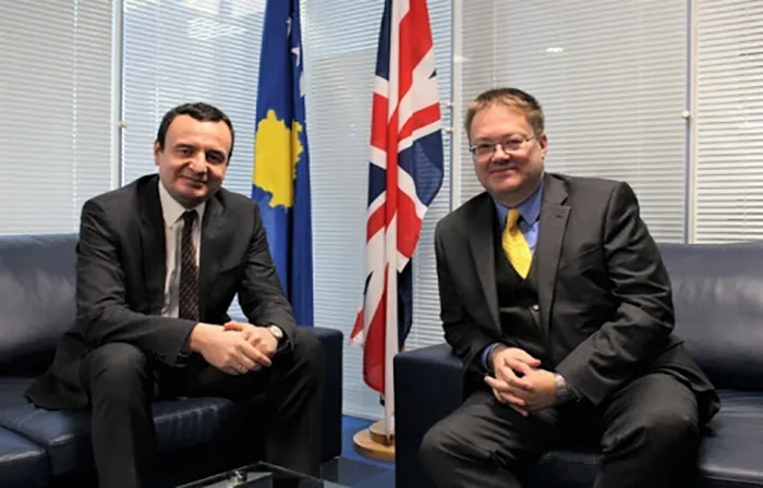 Ambasadori britanik uron Kurtin