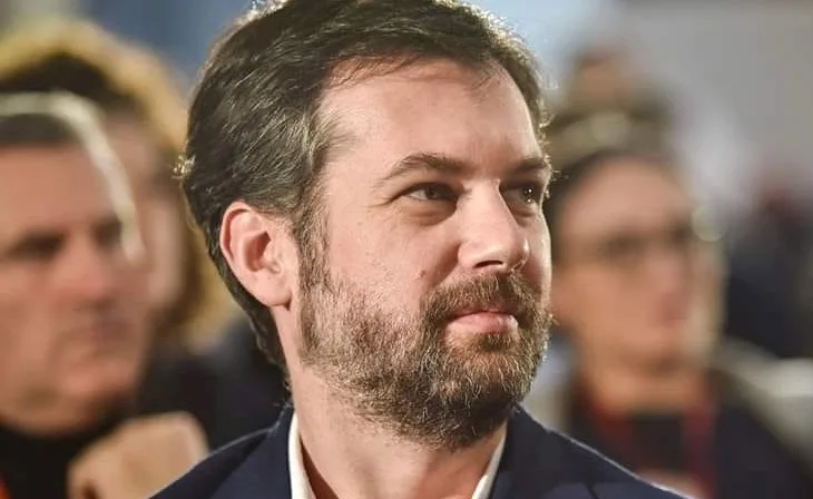 Hajrulla Çeku, ministër i Ministrisë së Kulturës, Rinisë dhe Sportit