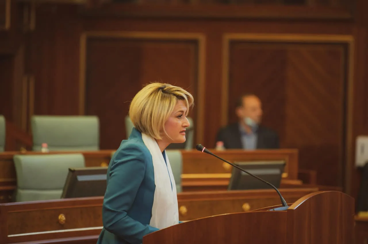 Mimoza Kusari-Lila, ushtruese e detyrës së Kryesuesit të Grupit Parlamentar të LVV