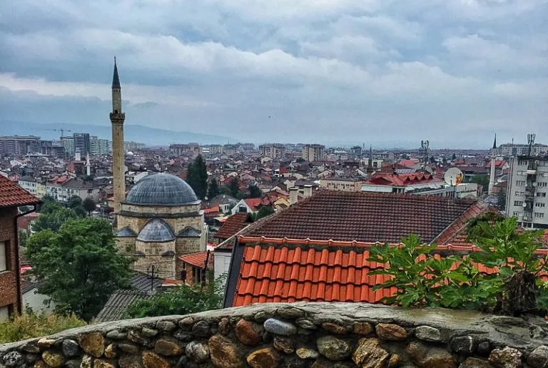 Moti: I ndryshueshëm, në male borë