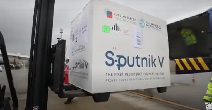 Arrijnë në Shqipëri 10 mijë vaksina “Sputnik”