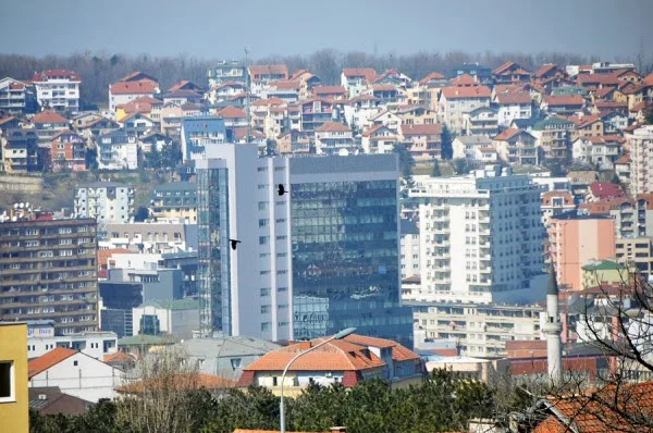 Qeveria kompenson financiarisht delegatët e legjislaturës së vitit 1990