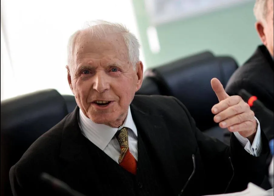 Albin Kurti shpreh ngushëllime për vdekjen e Zejnullah Grudës: Nuk mund të bisedoje me të pa mësuar diçka të rëndësishme prej tij