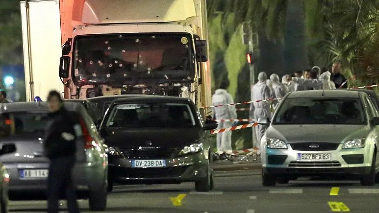 Sulmi në Nice, gruaja e shqiptarit të arrestuar kundërshton ekstradimin në Francë: Nuk jemi terroristë