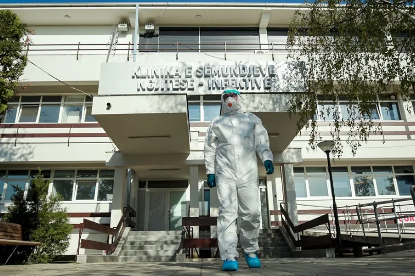 10 mijë e 486 raste aktive me koronavirus në Kosovë