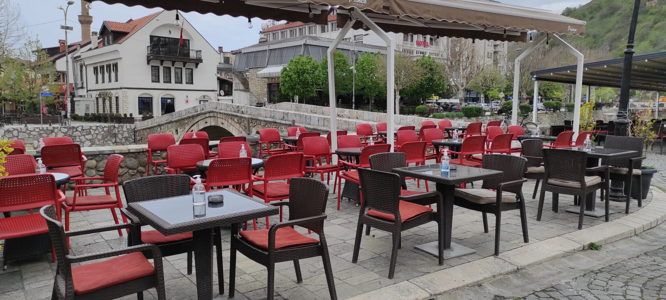 MSH-ja me njoftim për kafiteritë, restorantet dhe hotelet