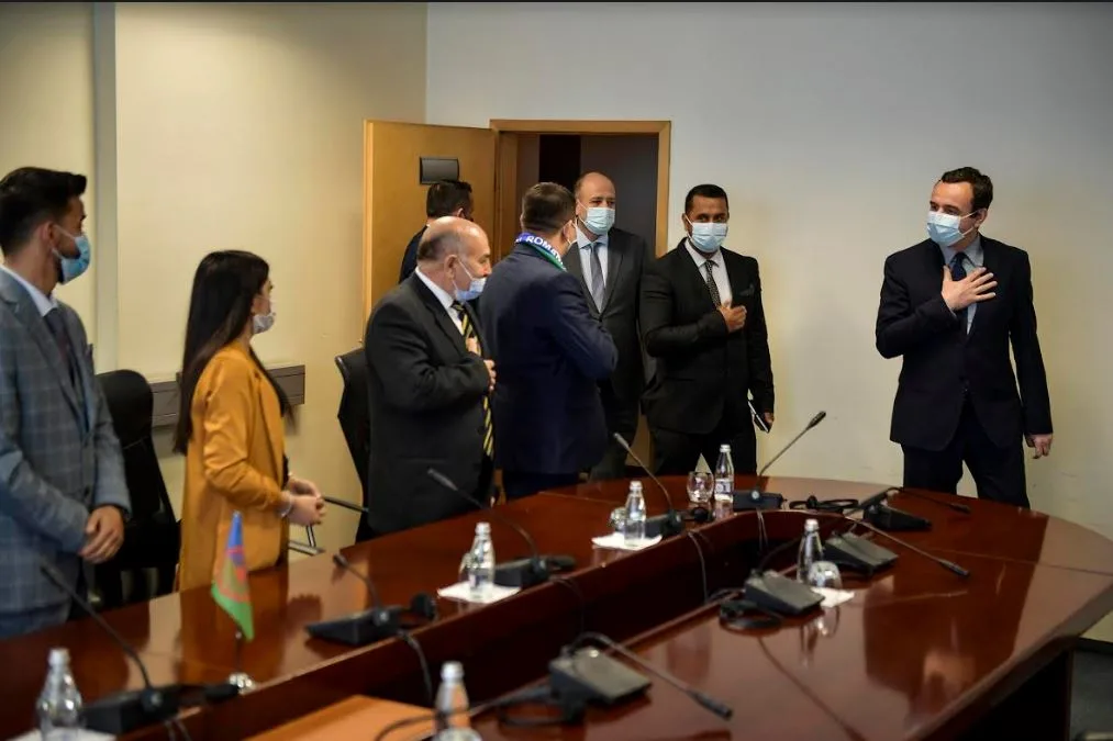 Albin Kurti uron Ditën Ndërkombëtare të Romëve