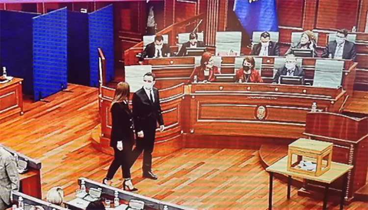 Deputetja e PDK-së, Adelina Grainca kalon në Vetëvendosje