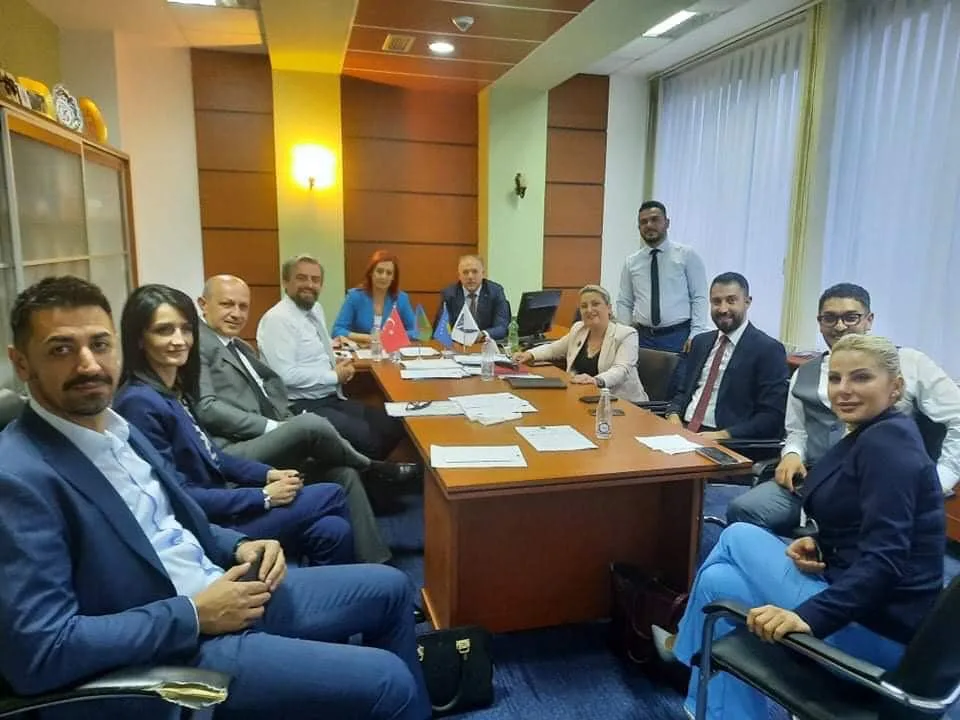 Deputetët e komuniteteve joserbe konfirmojnë votën për Osmanin