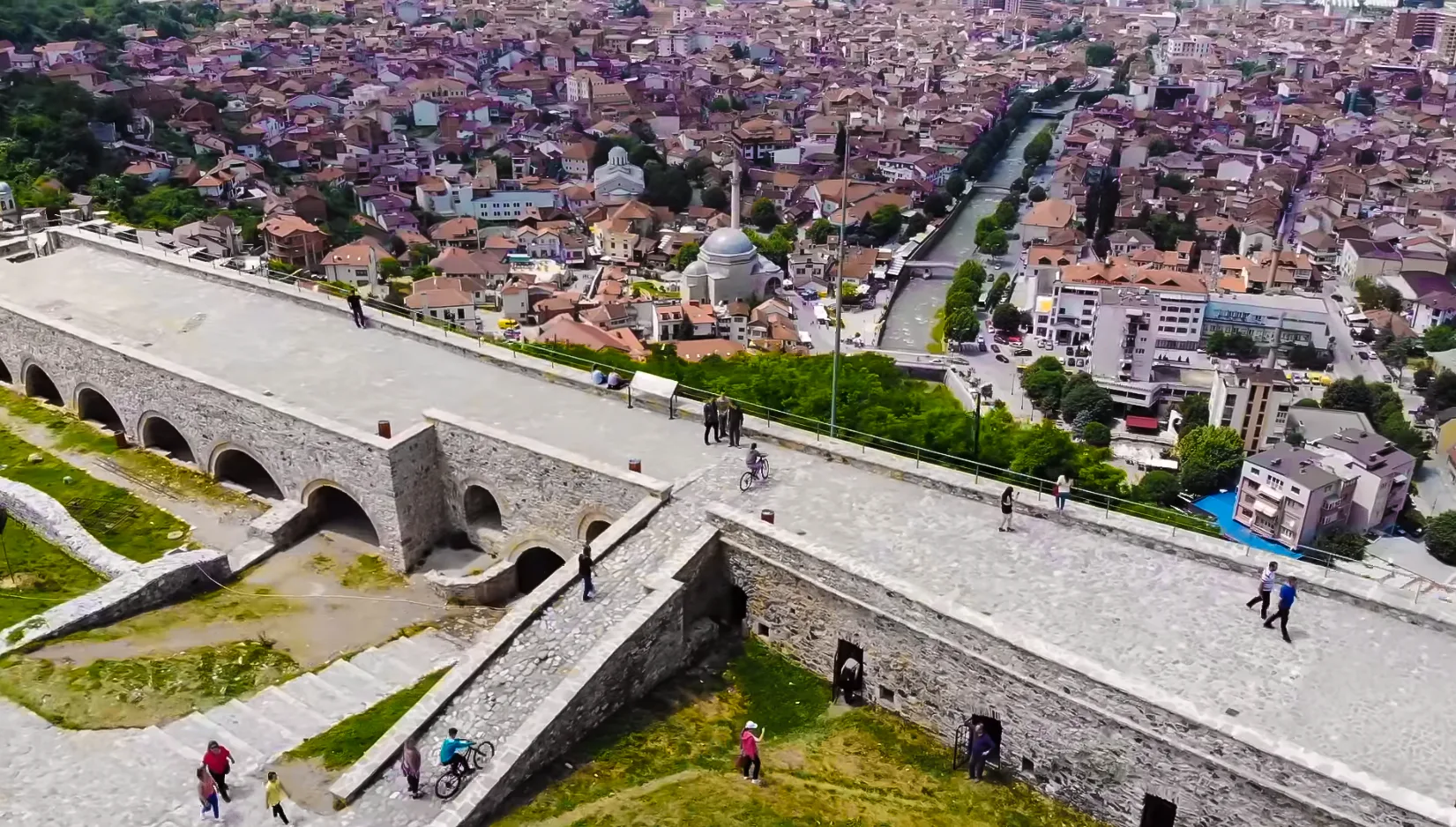 Vdes një person në Prizren, bie nga Kalaja