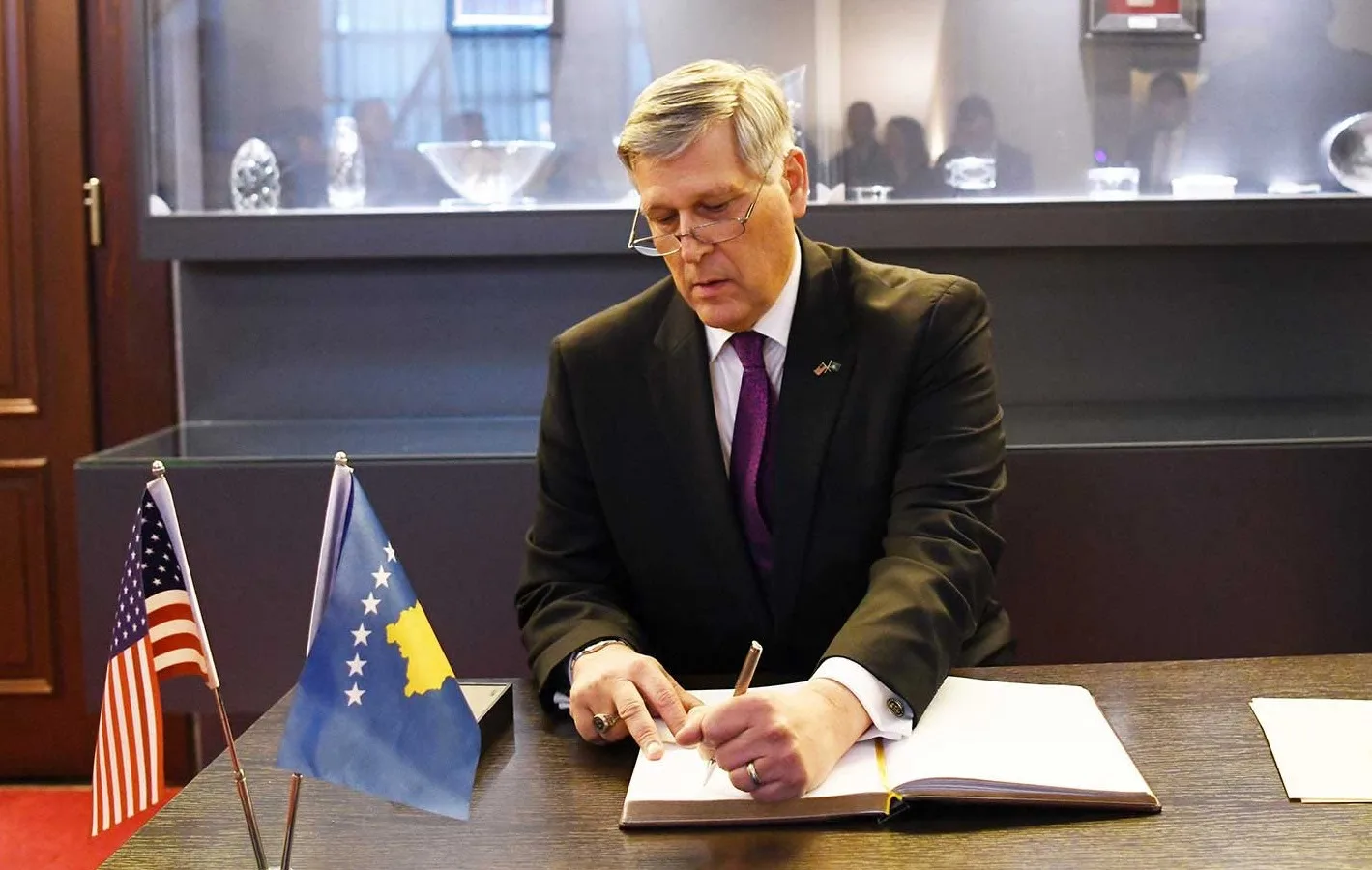 Kosnett: Serbia është e futur thellë në krahët e Rusisë dhe Kinës