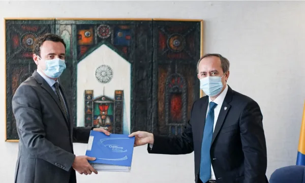 Kurti: Për dialogun më shumë kam mësuar në Bruksel se në Kosovë! Hoti: T’i kam dorëzuar të gjitha dokumentet!