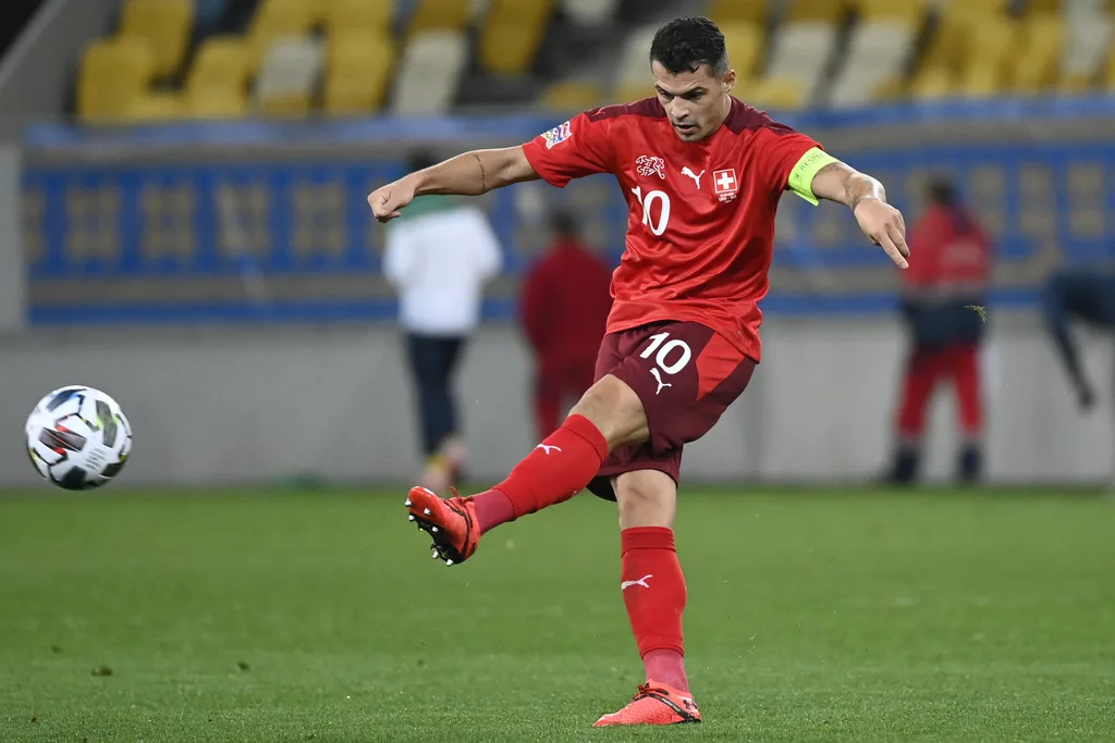Xhaka nënshkruan kontratën e re me Arsenalin