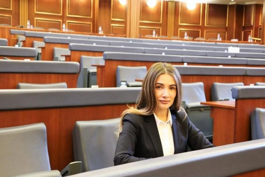 Deputetja e PDK-së pajtohet me qasjen e qeverisë Kurti karshi dokumenteve “non-papers”