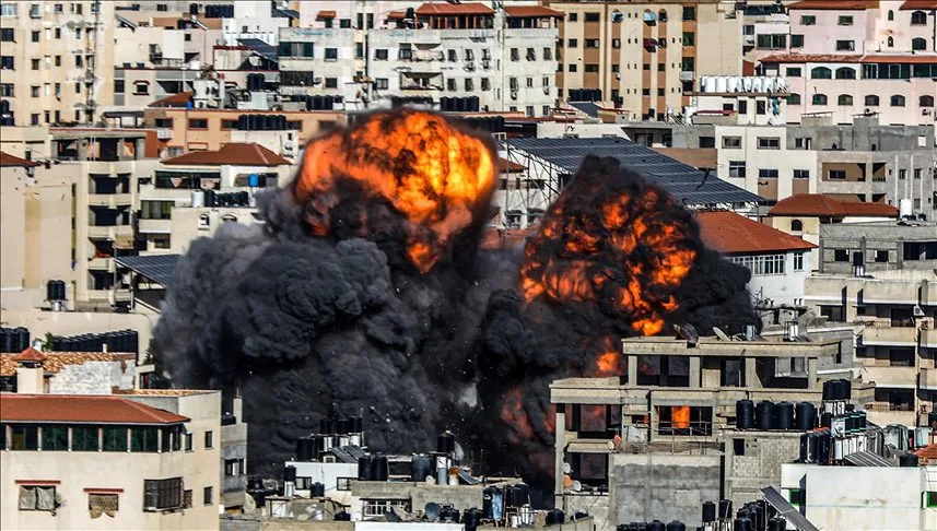 Izraeli paralajmëron se brenda një ore do të bombardojë zyret e mediumit Al Jazeera