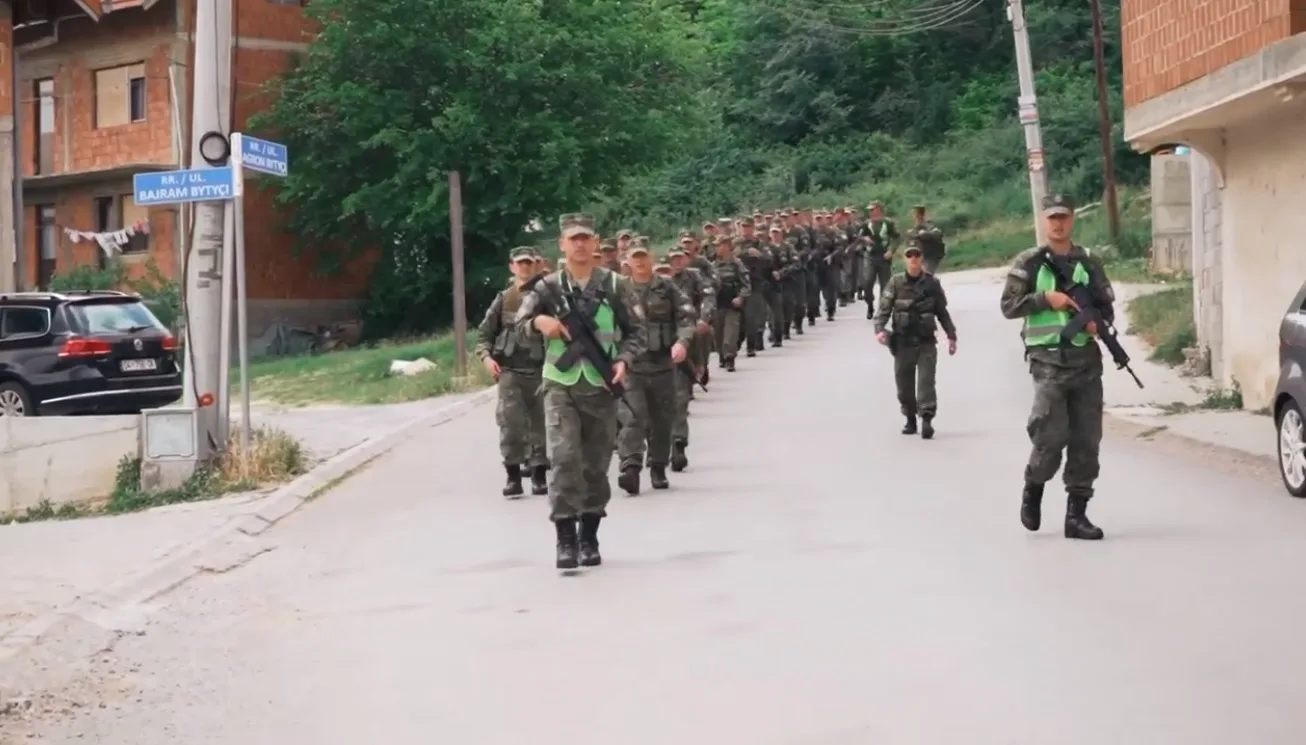 FSK parakalon në fshatin Semetisht të Suharekës