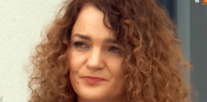 Këngëtarja kosovare po akuzon stafin mjekësor se nuk u kujdes për babanë që i vdiq nga Covid-19
