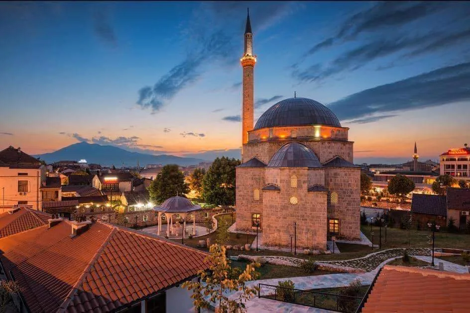 Bashkësia Islame e Kosovës: Në xhamia do të falet vetëm namazi i Fitër Bajramit