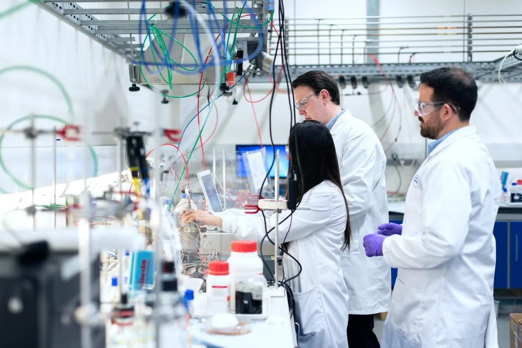 Kina mohon raportin mbi sëmundjen e tre shkencëtarëve në Wuhan para pandemisë