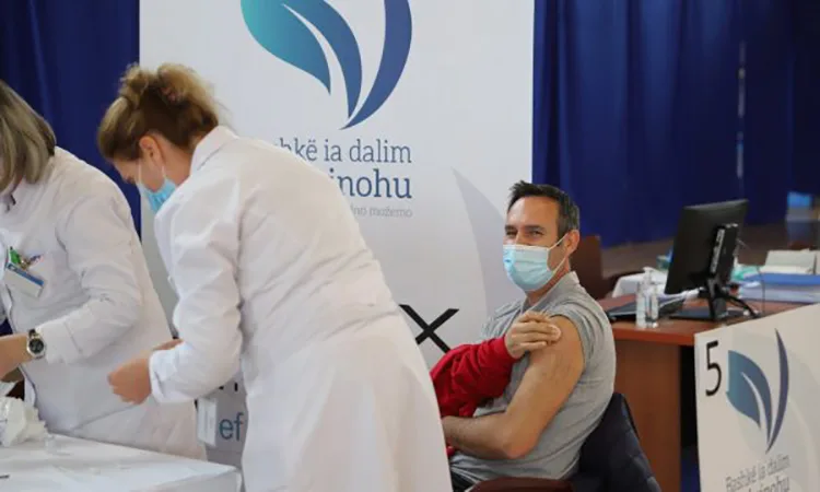 Sot rinis vaksinimi në Kosovë