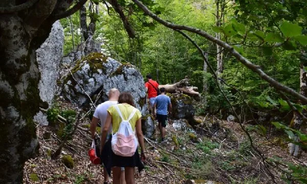 Zhduken dy turistë të huaj në Valbonë, policia nis kërkimet