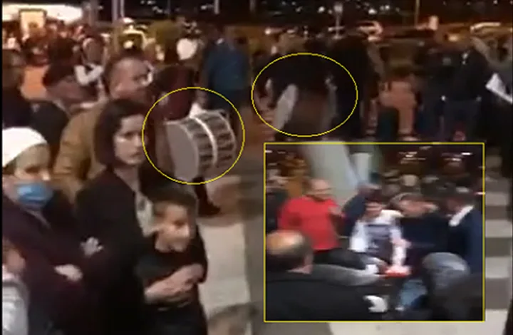 U kthye në Kosovë pas 29 vjetësh, mërgimtari pritet në Aeroport me surle e tupanë